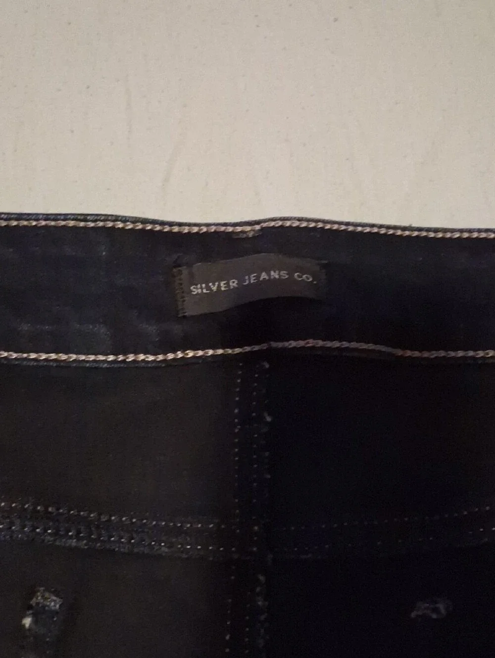 Silver Jeans relaxed pocket whiskering